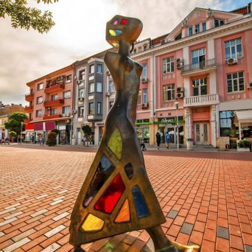 Varna souhaite la bienvenue du Printemps avec une sculpture en bronze